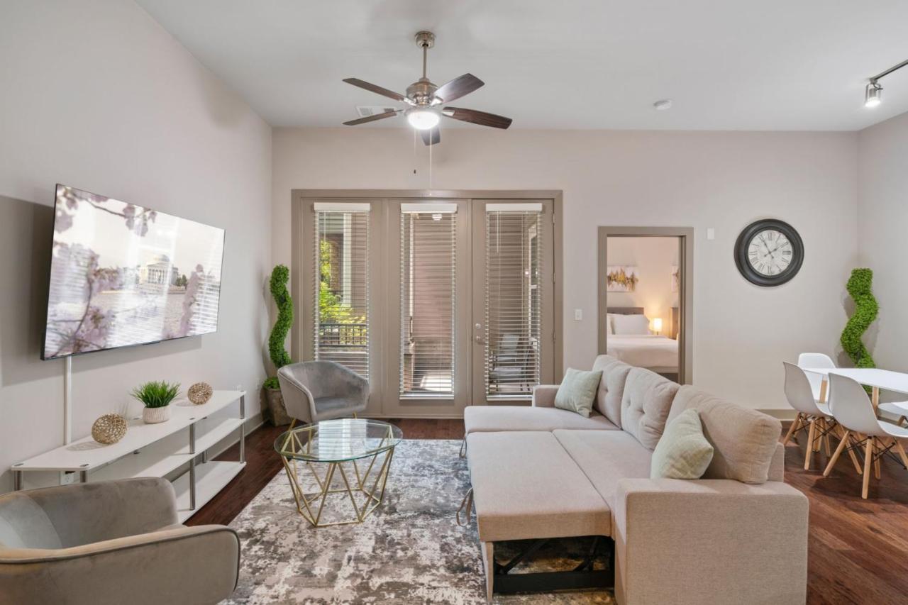 Grand Luxury Premium Vaulted Ceilings Apartment Woodbridge Luaran gambar