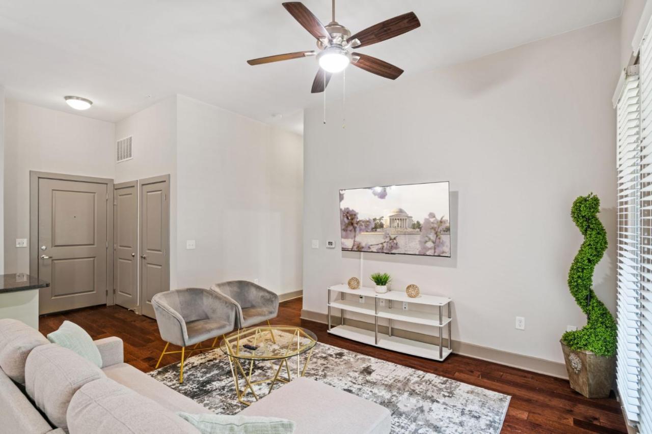 Grand Luxury Premium Vaulted Ceilings Apartment Woodbridge Luaran gambar
