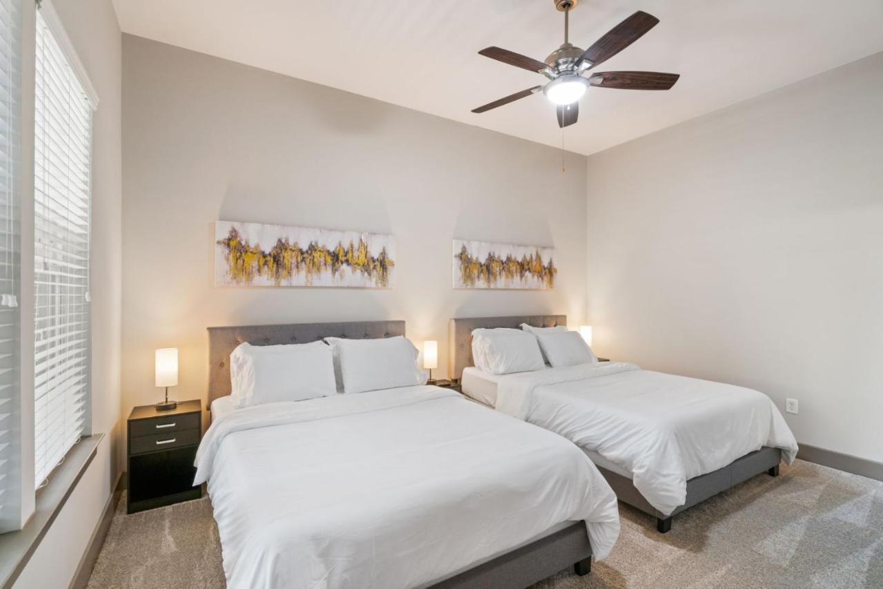 Grand Luxury Premium Vaulted Ceilings Apartment Woodbridge Luaran gambar